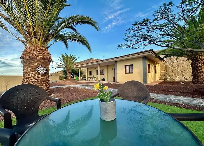 Jacuzzi Oasis: Space & Comfort Icod De Los Vinos