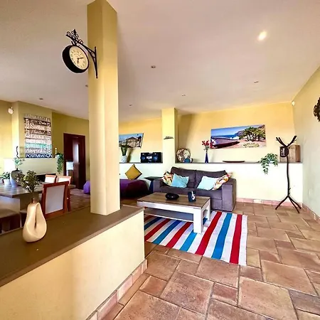 Jacuzzi Oasis: Space & Comfort Holiday home Icod De Los Vinos