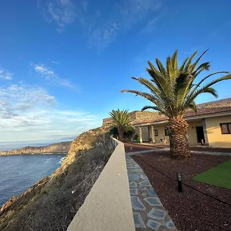 Jacuzzi Oasis: Space & Comfort 度假居