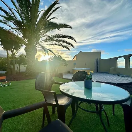 Jacuzzi Oasis: Space & Comfort *