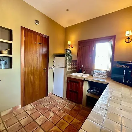 Jacuzzi Oasis: Space & Comfort 度假居 *