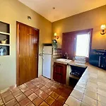 Jacuzzi Oasis: Space & Comfort בית נופש *