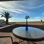 בית נופש Jacuzzi Oasis: Space & Comfort